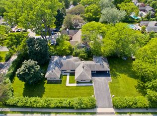 660 Hibbard Rd, Winnetka, IL 60093