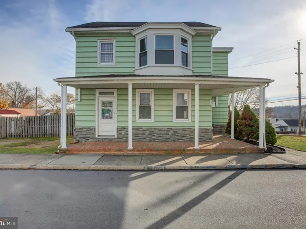 6 High St, Manchester, PA 17345