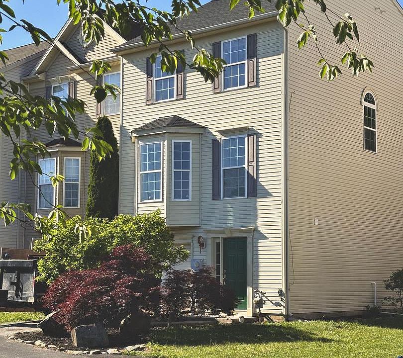 1st image of 260 Country Ridge Dr