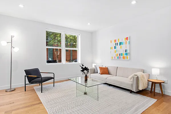 Rented by Metropolitan Equities | media 2