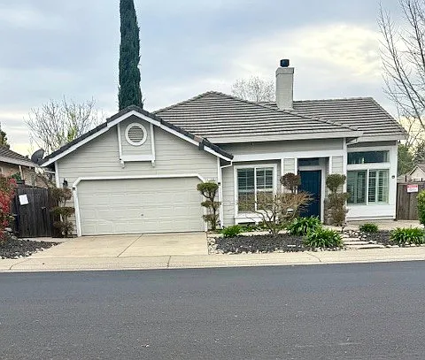 100 Cobble Ridge Dr Photo 1