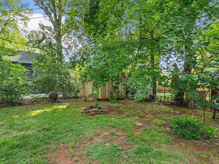 2301 Laburnum Ave — Photo 20
