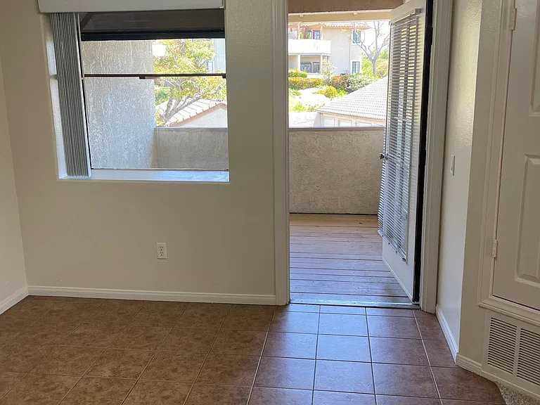 Nook area and balcony