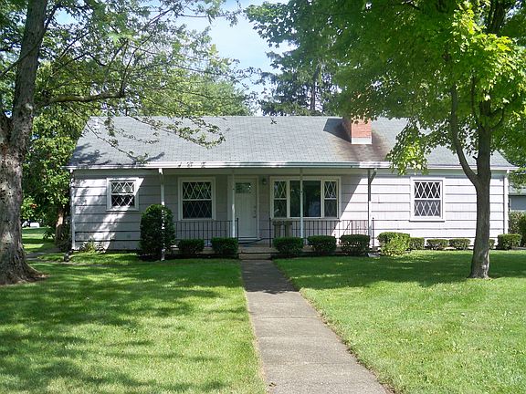 2nd image of 1064 E 4th St