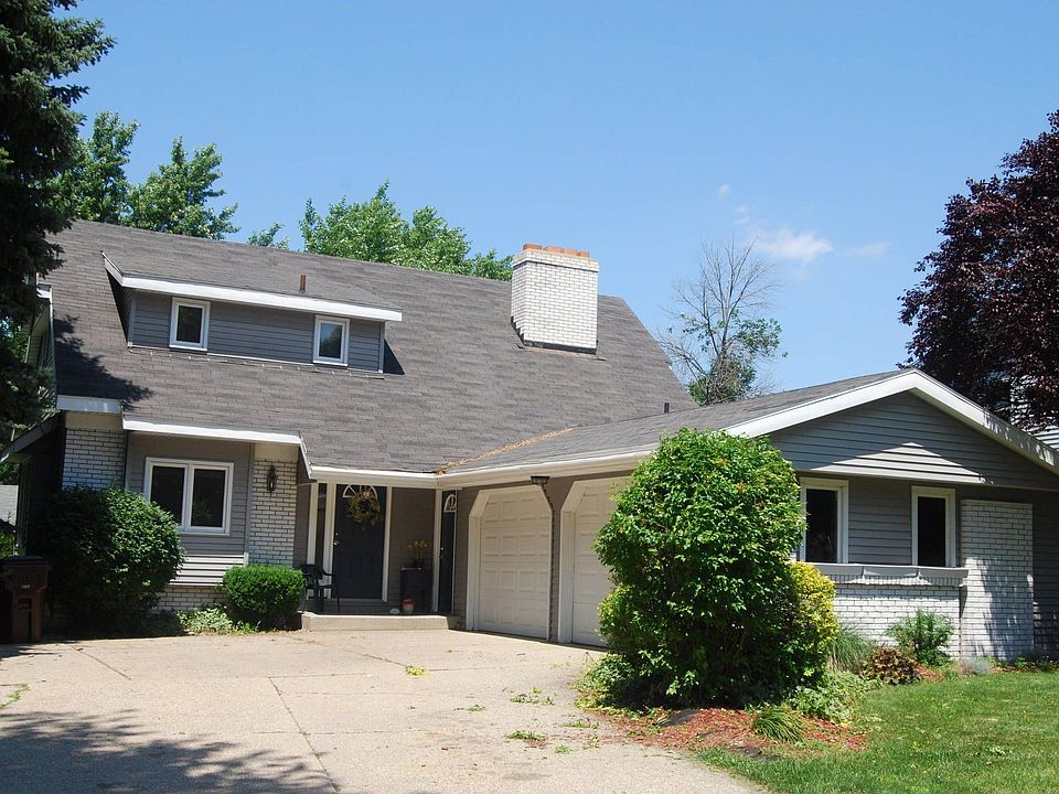 Beautiful Grandville Home