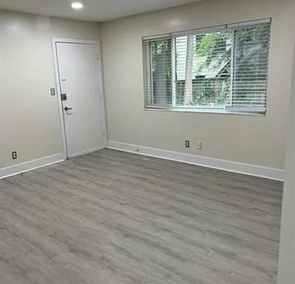 1253 Church St #5 — Photo 6