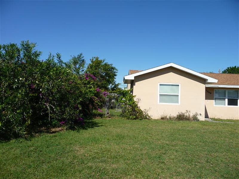 2nd image of 1946 23rd Pl SW