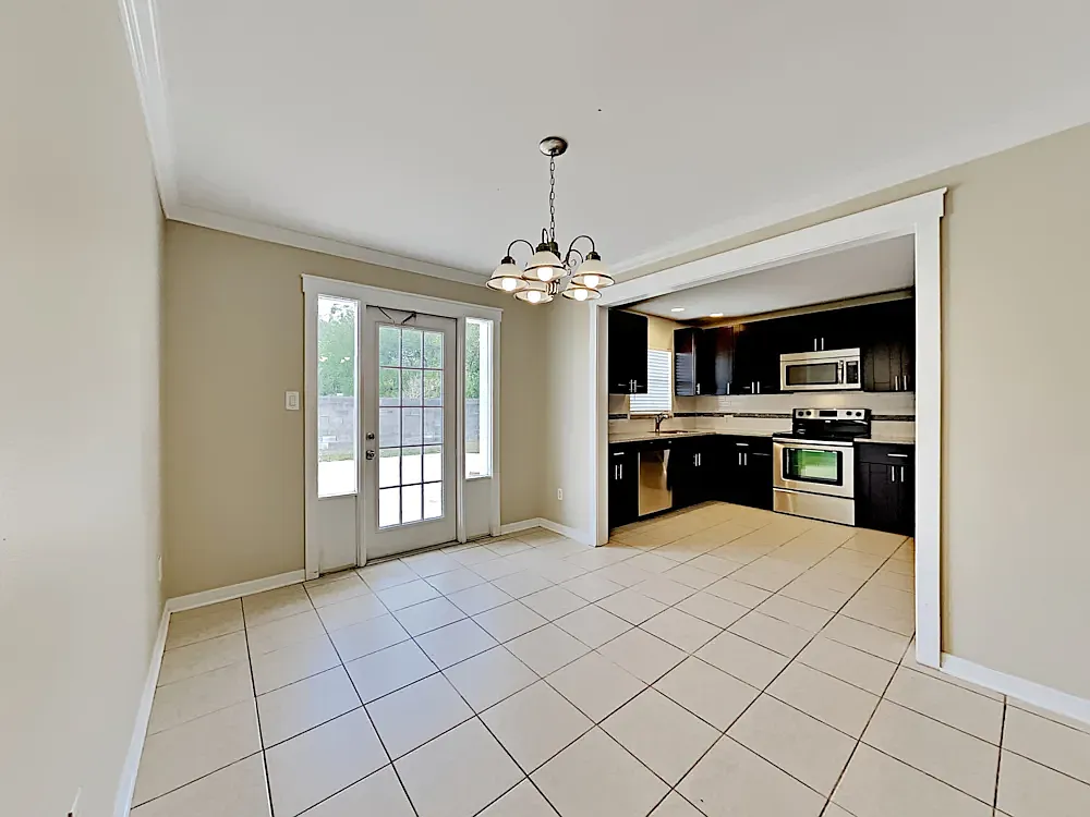 3 bed, 1342 sqft, $1,300 — Photo 3