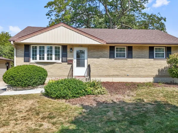 7530 Larchwood Ln, Woodridge, IL 60517