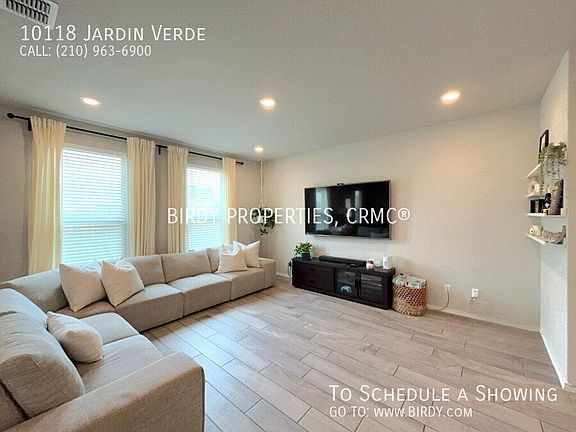 3rd image of 10118 Jardin Verde