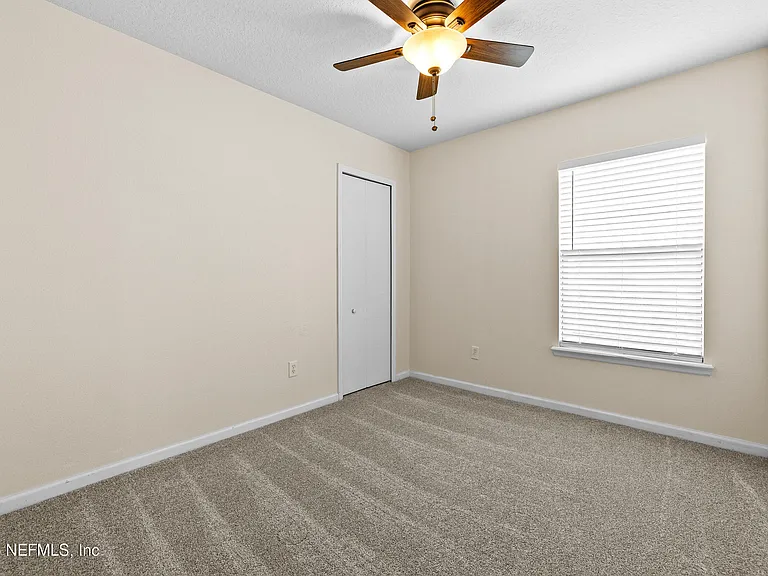 136 Brookfall Dr — Photo 17