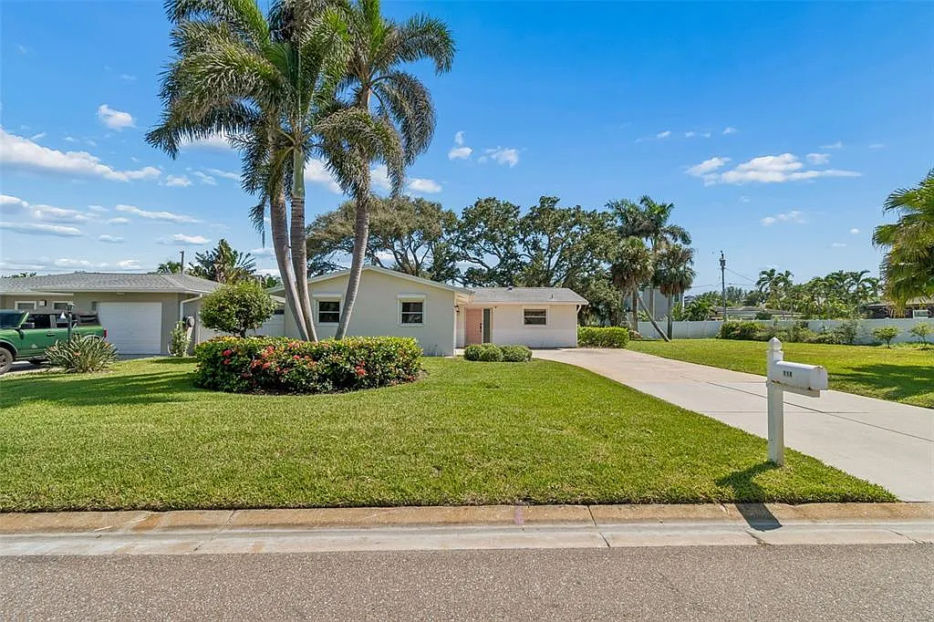2 bed, 2.0 bath, 1310 sqft, $4,000 — Photo 4