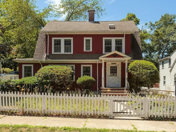 70 Woodside Rd, Winchester, MA 01890