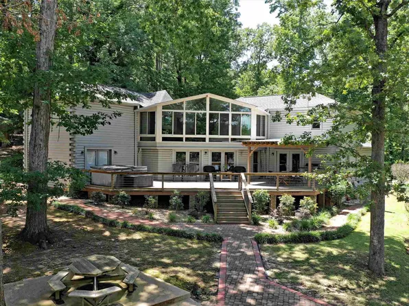 301 Oak Cir, Leesville, SC 29070