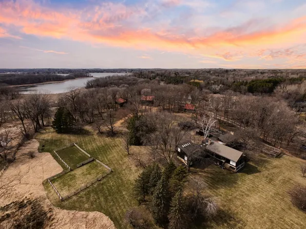 1100 Old Crystal Bay Rd S, Wayzata, MN 55391
