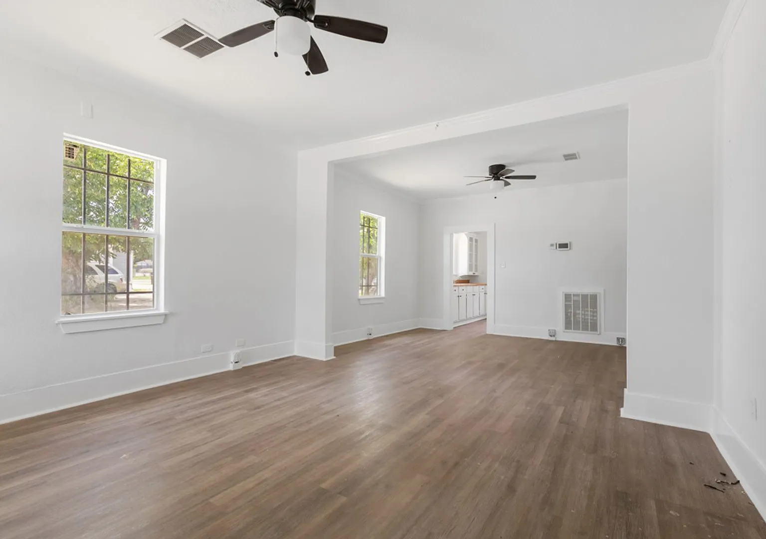 2 Bedroom/1 Bath Culebra Park Subdivision — Photo 3