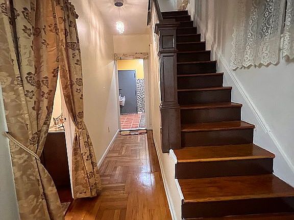 4th image of 1113 Underhill Ave