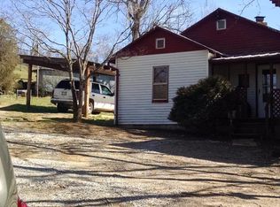 1147 Windy Gap Rd, Franklin, NC 28734