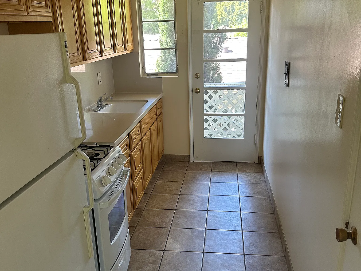 1 bed, 600 sqft, $1,945 — Photo 2