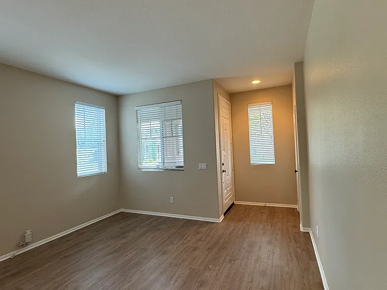 28512 Plymouth Way — Photo 18