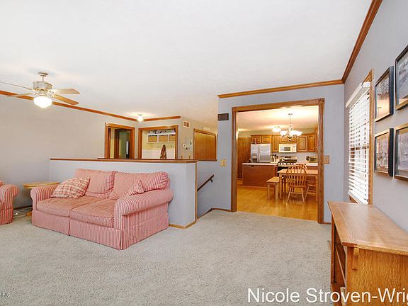 5th image of 6609 Crown Point Dr