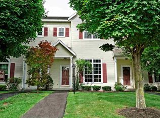 31 Stratton Cir, Troy, NY 12182