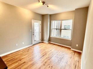 533 N Budd St #3F, Philadelphia, PA 19104