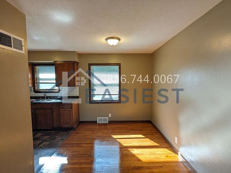 405 NE Orchard St #A — Photo 5