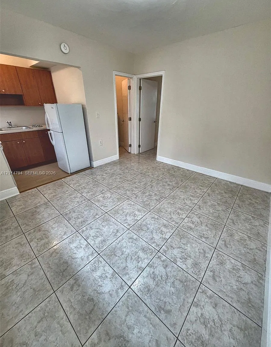 Biscayne Heights — Photo 2