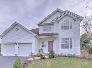 16 Quaker Ridge Ct, Monroe Township, NJ 08831