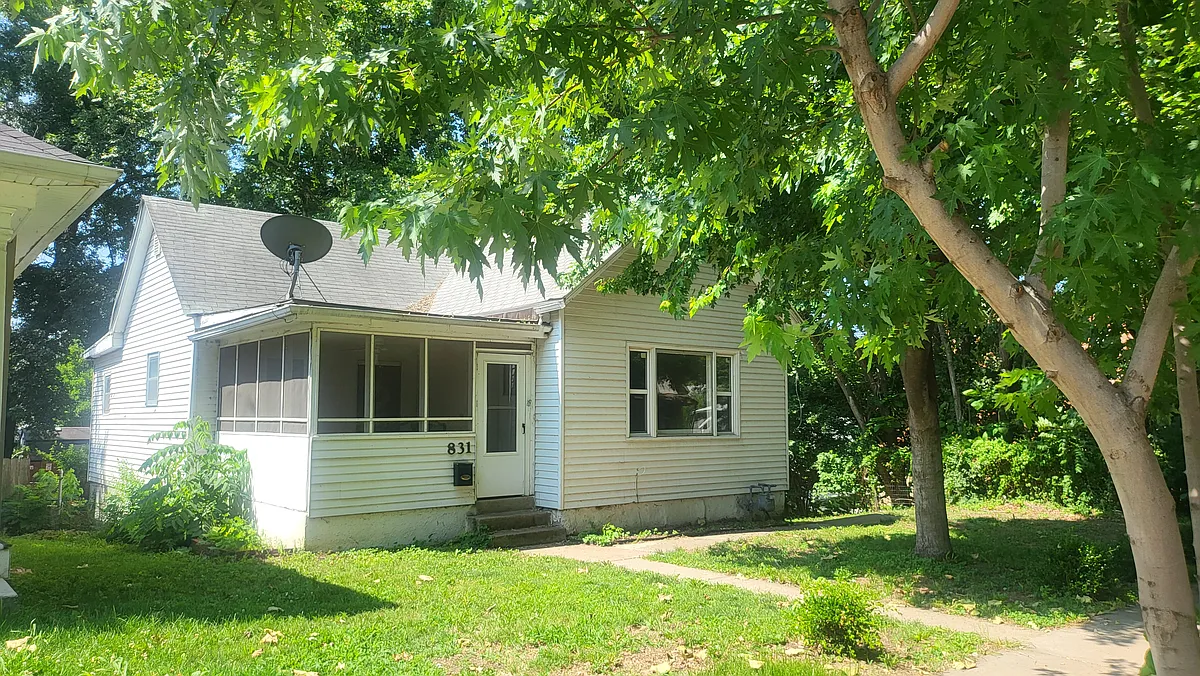Building Photo - 831 Ottawa St