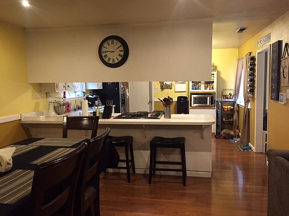 5th image of 705 Daniels St