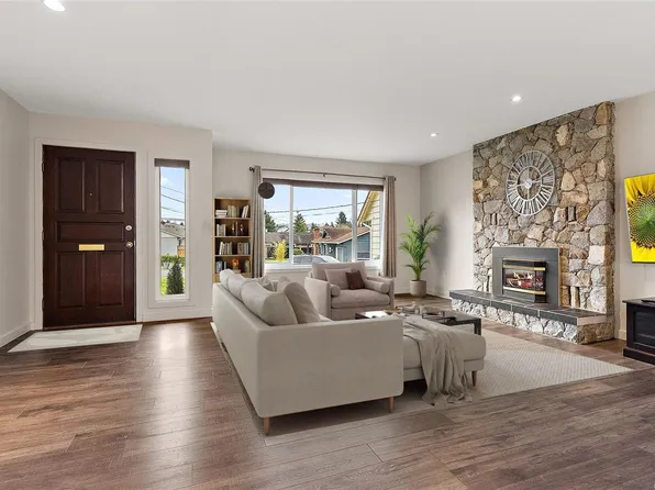 10411 Finch Pl, Sidney, BC V8L 4P7