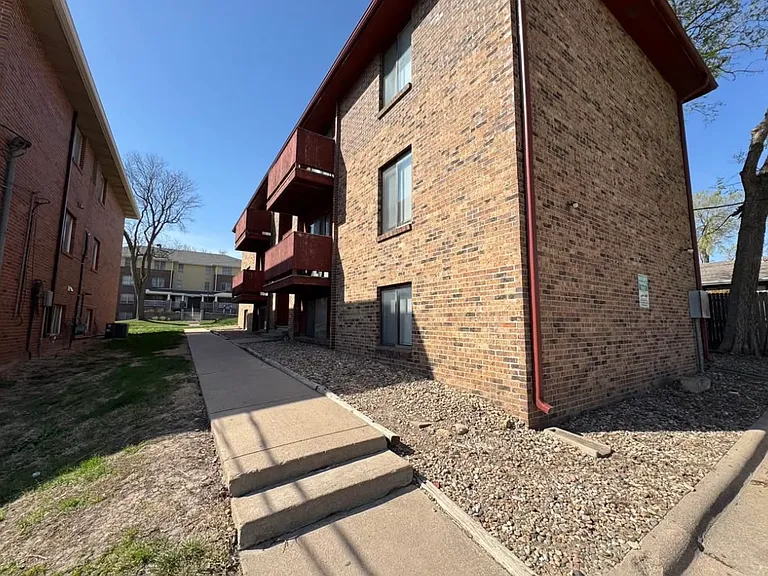 1930 G St #5 — Photo 9