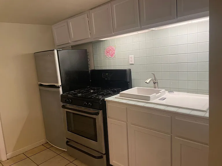 1711 S Morgan St — Photo 4