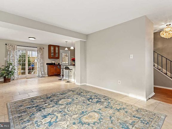 3rd image of 2770 Knollside Ln
