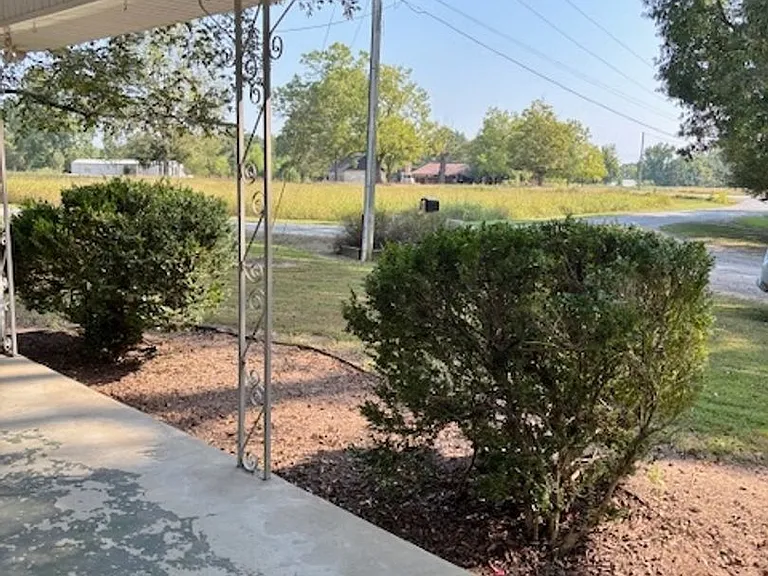 1365 County Road 1669 — Photo 2