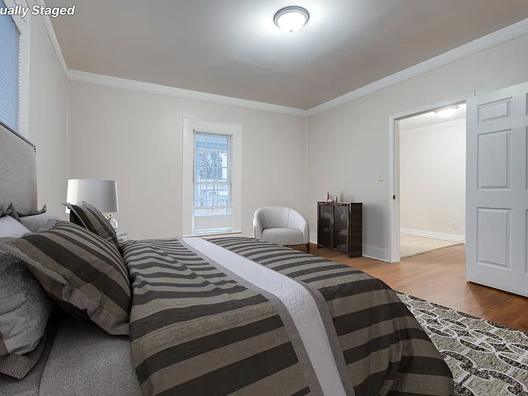 501 E Franklin St — Photo 8