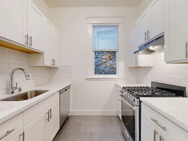 1560 Sacramento St #211 — Photo 7