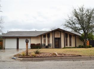 1203 Johnson St, Benbrook, TX 76126