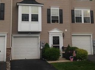 3 Gold Rose Ln, Easton, PA 18045