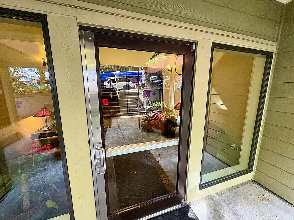 Studio, 400 sqft, $1,500 — Photo 2
