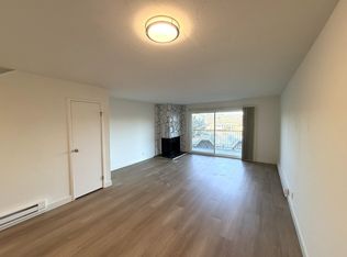 10 Professional Center Pkwy APT 26, San Rafael, CA 94903