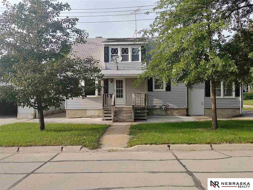 1st image of 126 W Pennsylvania St