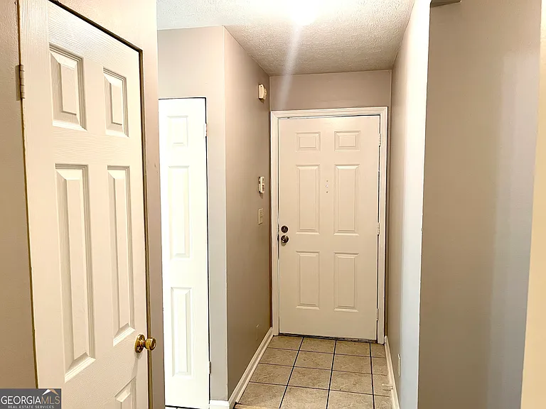 216 Sheraton Ct — Photo 3