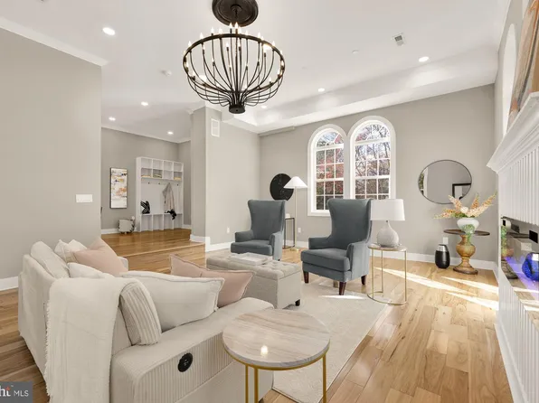 11921 Coronada Pl, Kensington, MD 20895