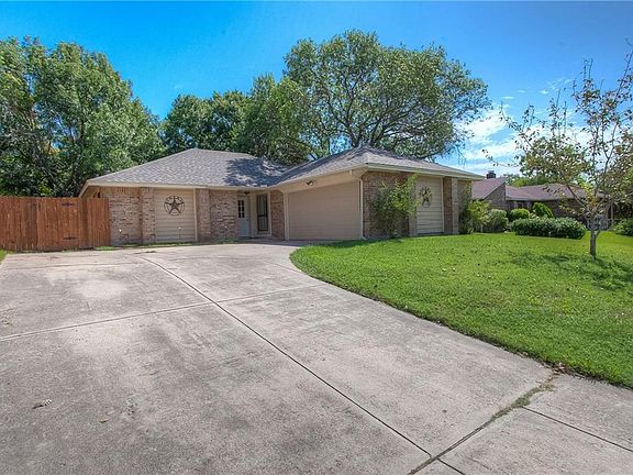 2nd image of 10236 Lone Pine Ln