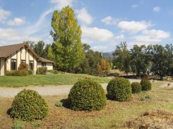 45368 Pine River Rd, Ahwahnee, CA 93601