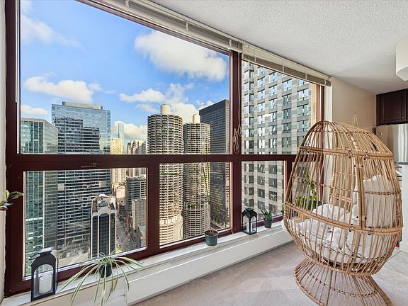 5th image of 200 N Dearborn St Unit 4407