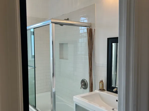 160-15 Powells Cove Boulevard image 20 of 24